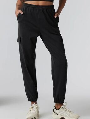 Vuori Boyfriend Cargo Sweatpant Jogger
